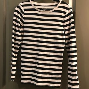 Black and white T-shirt